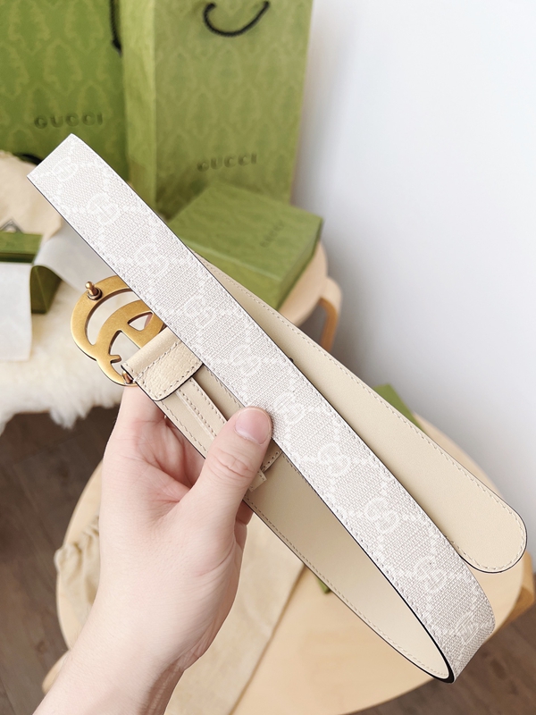 スーパーコピーグッチベルト背面デザイン